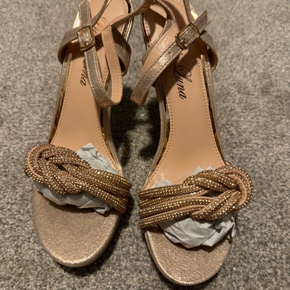 Brand New Heels - Picture 2 of 4